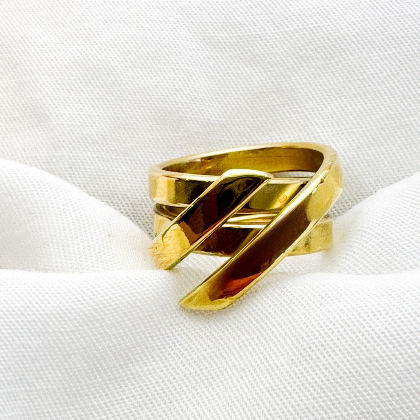 Harmonized Gold ring